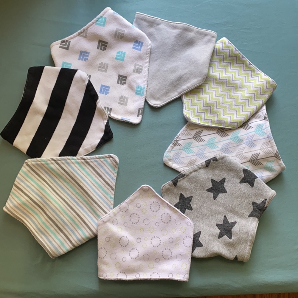 Newborn bandana bibs